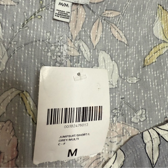 Love Fire Floral Long Sleeve Romper Gray and Pink Size Medium NWT - Picture 6 of 10